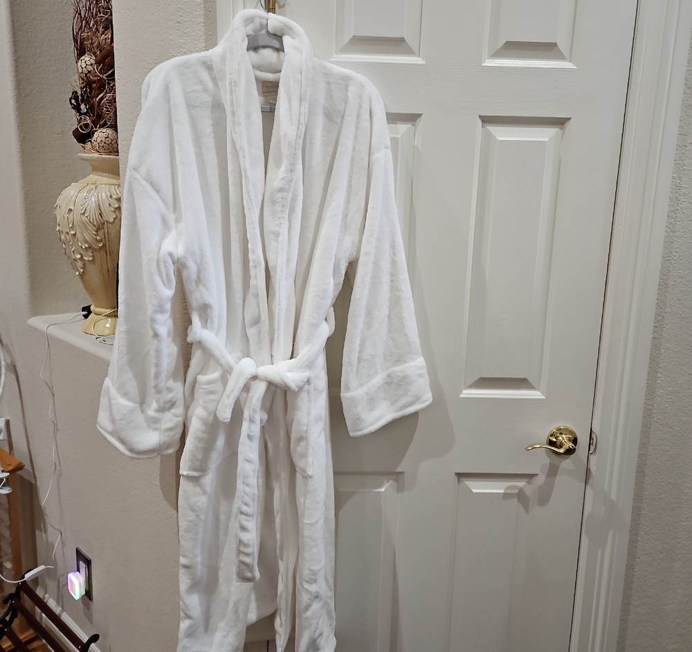 Luxurious White Women's Robe